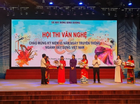 HỘI THI VĂN NGHỆ _ CHÀO MỪNG KỶ NIỆM 65 NĂM NGÀY TRUYỀN THỐNG NGHÀNH XÂY DỰNG VIỆT NAM